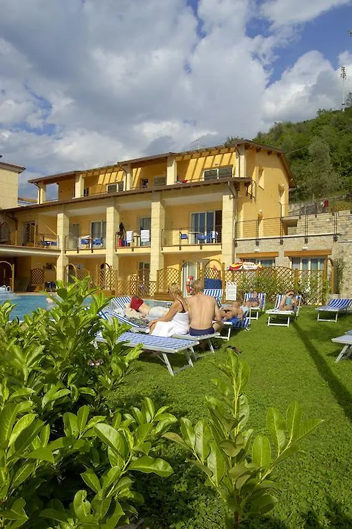 ** Aparthotel Residence Rosemary Brenzone Italy