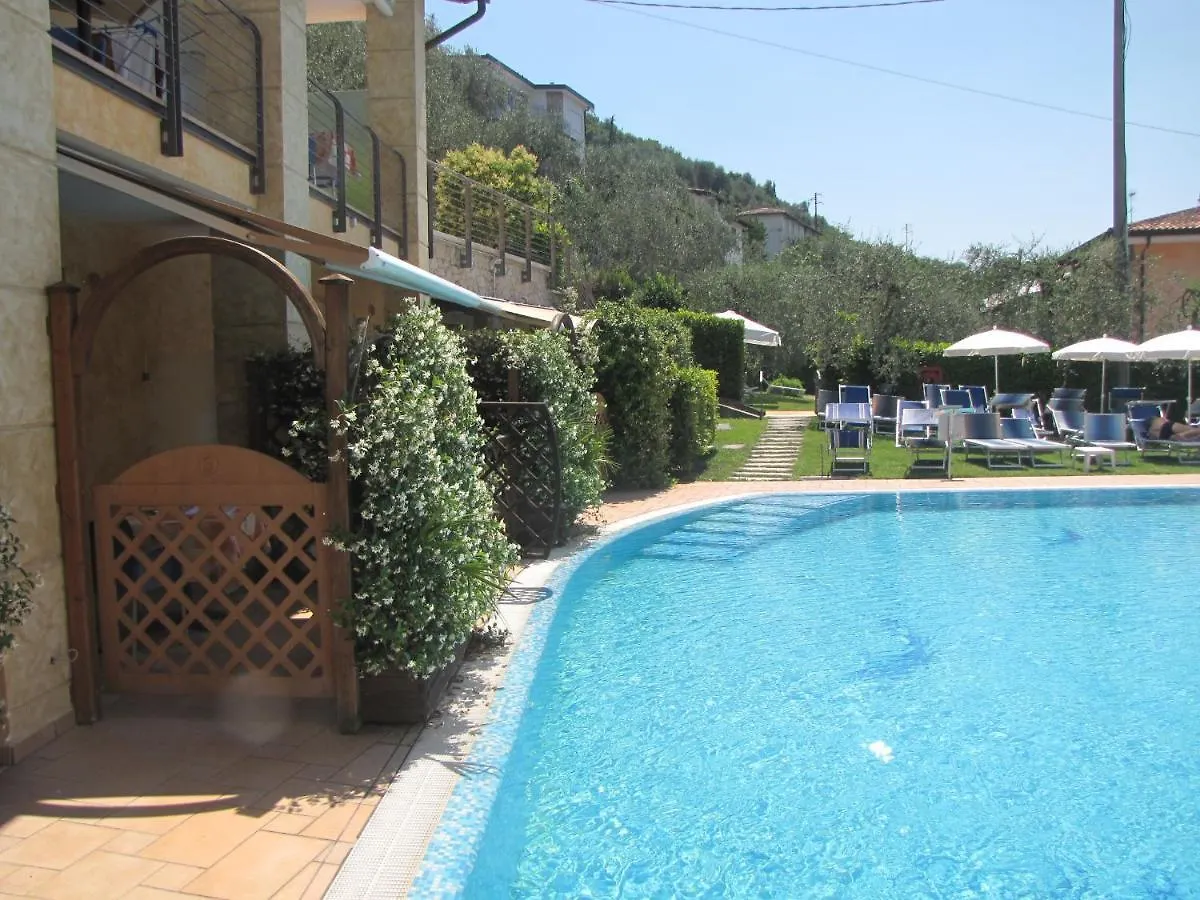 ** Aparthotel Residence Rosemary Brenzone Italy