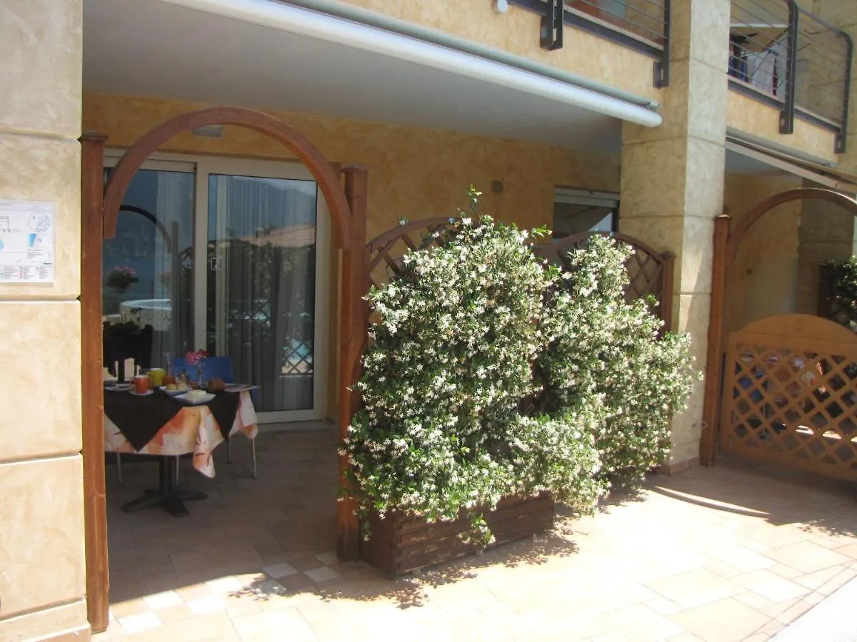Residence Rosemary Brenzone 2*, Brenzone sul Garda